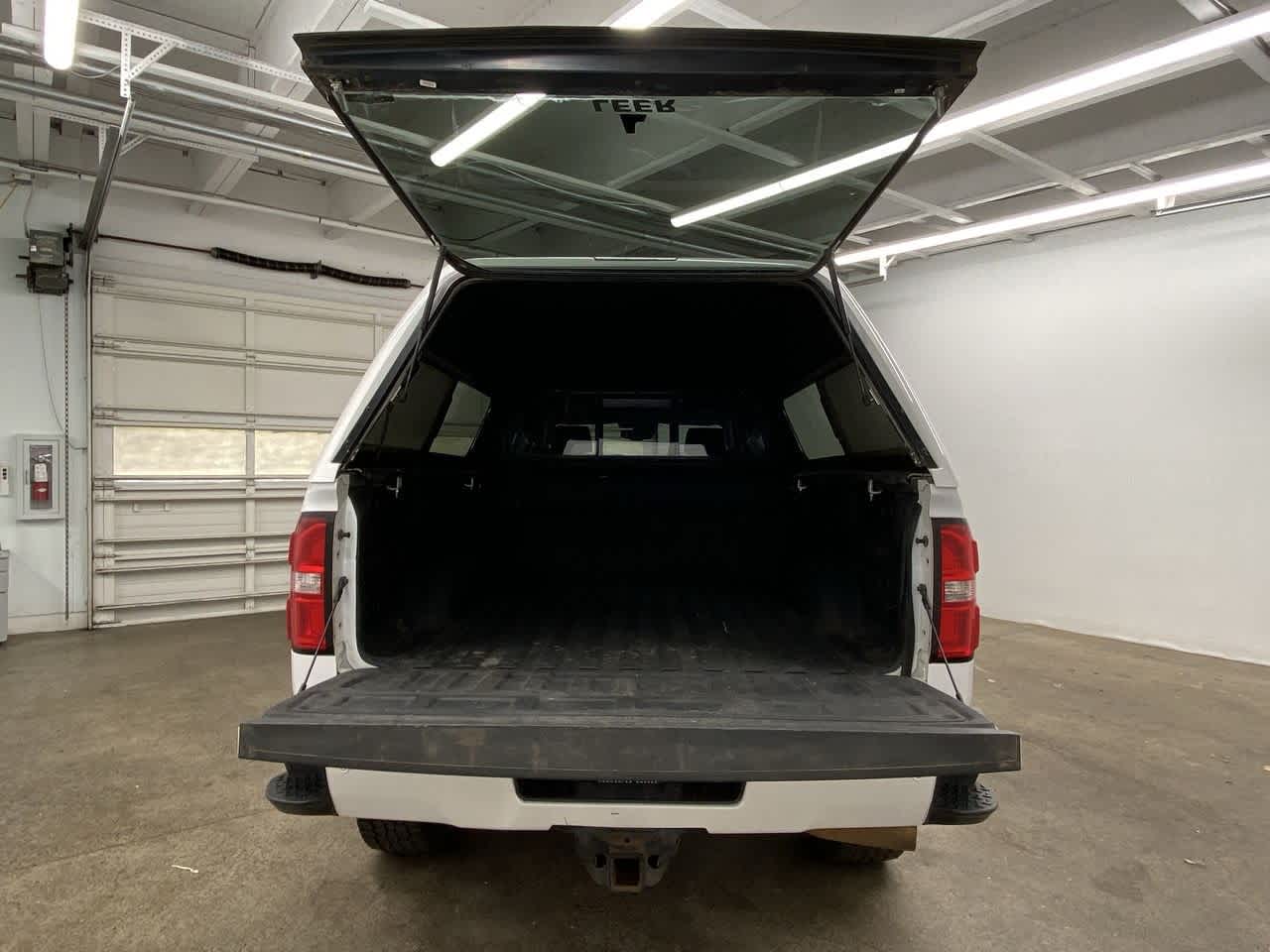 Thumbnail: 2019 GMC Sierra 3500 - 28