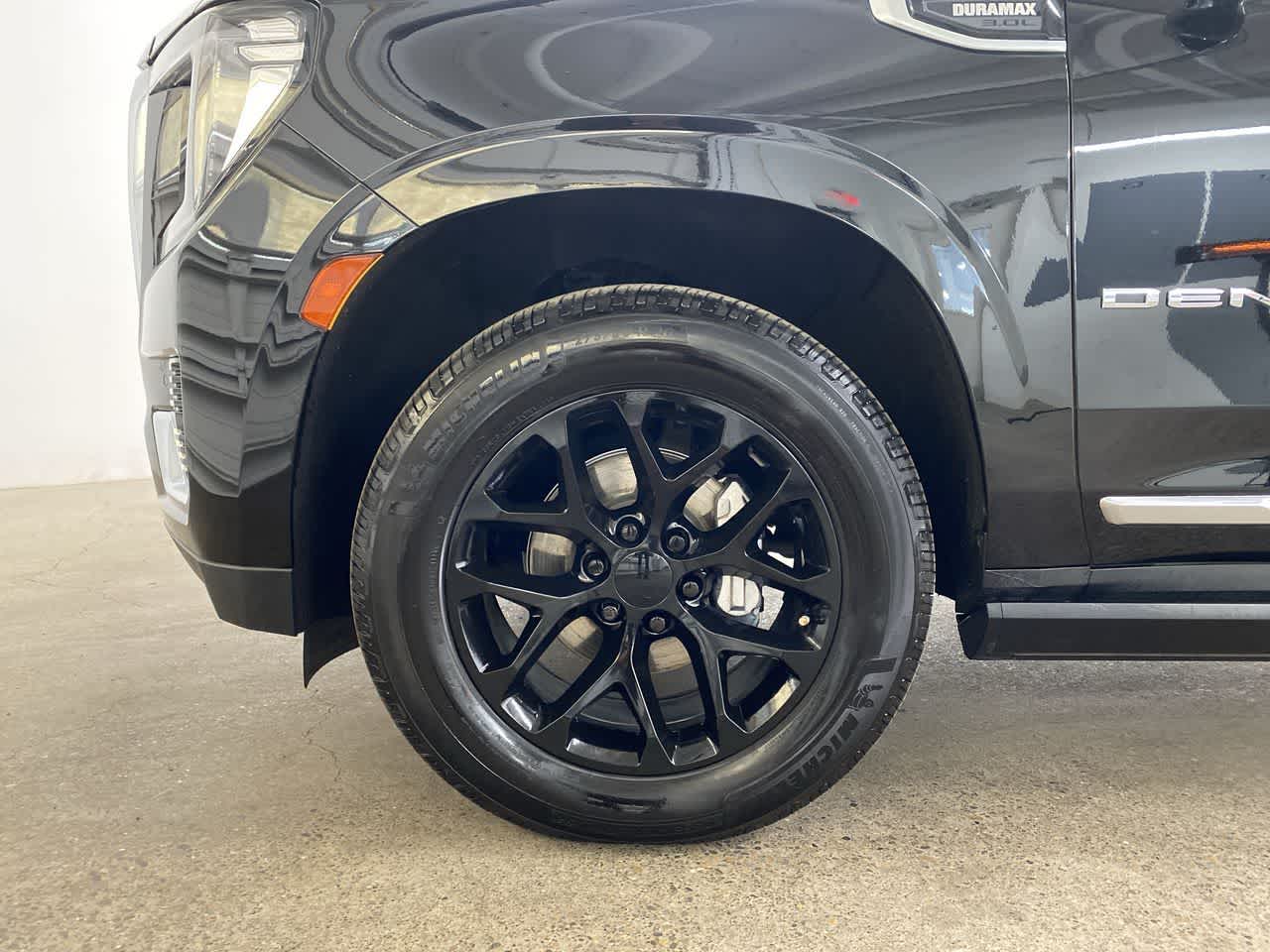 Thumbnail: 2023 GMC Yukon XL - 11