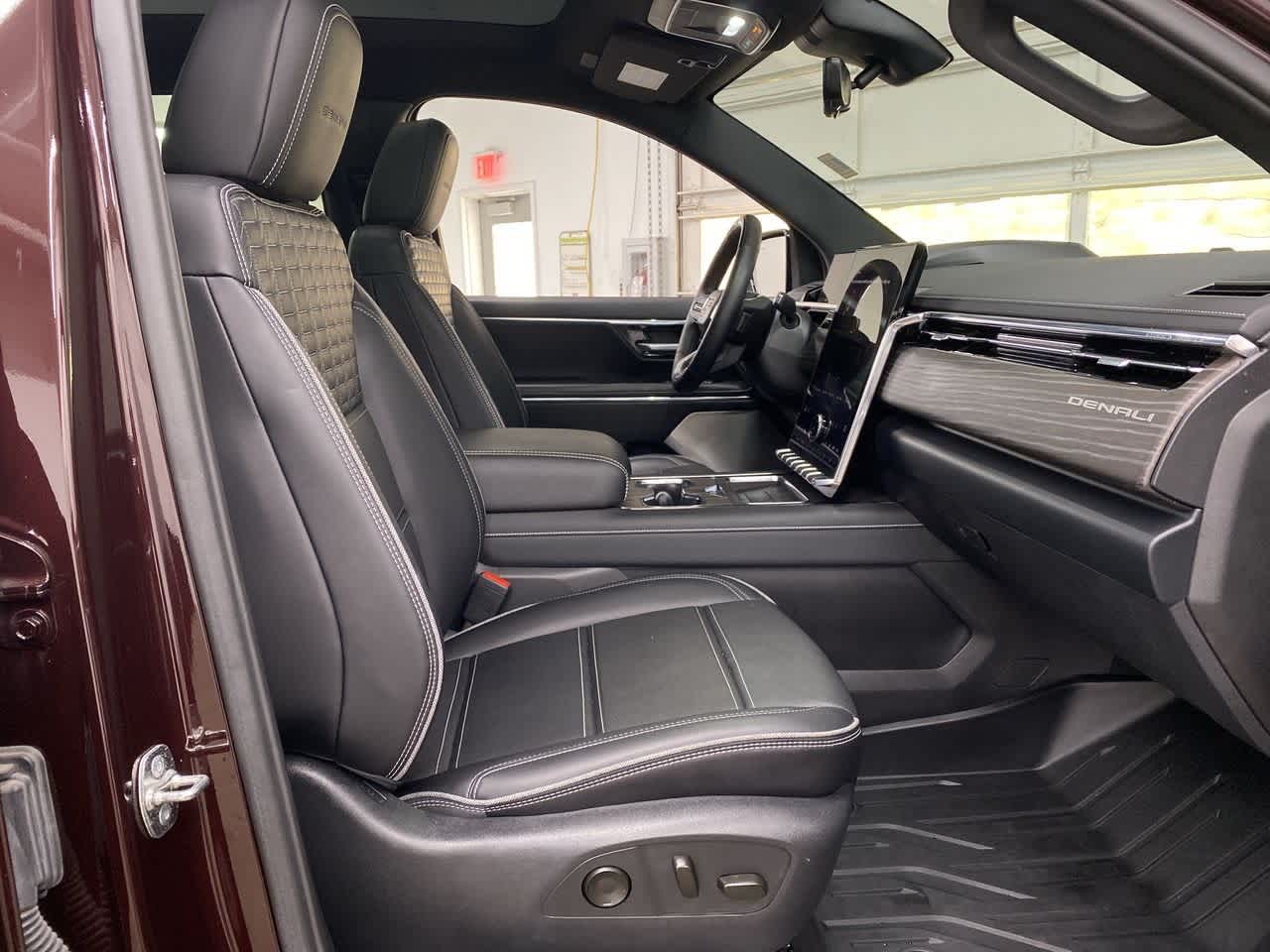 Thumbnail: 2025 GMC Sierra EV - 18