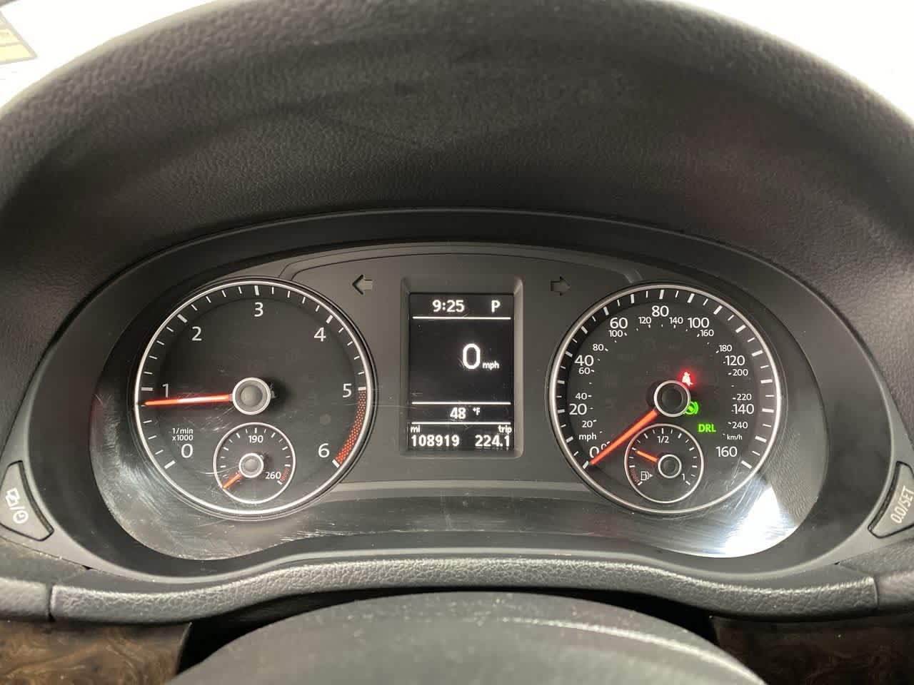 Thumbnail: 2014 Volkswagen Passat - 29