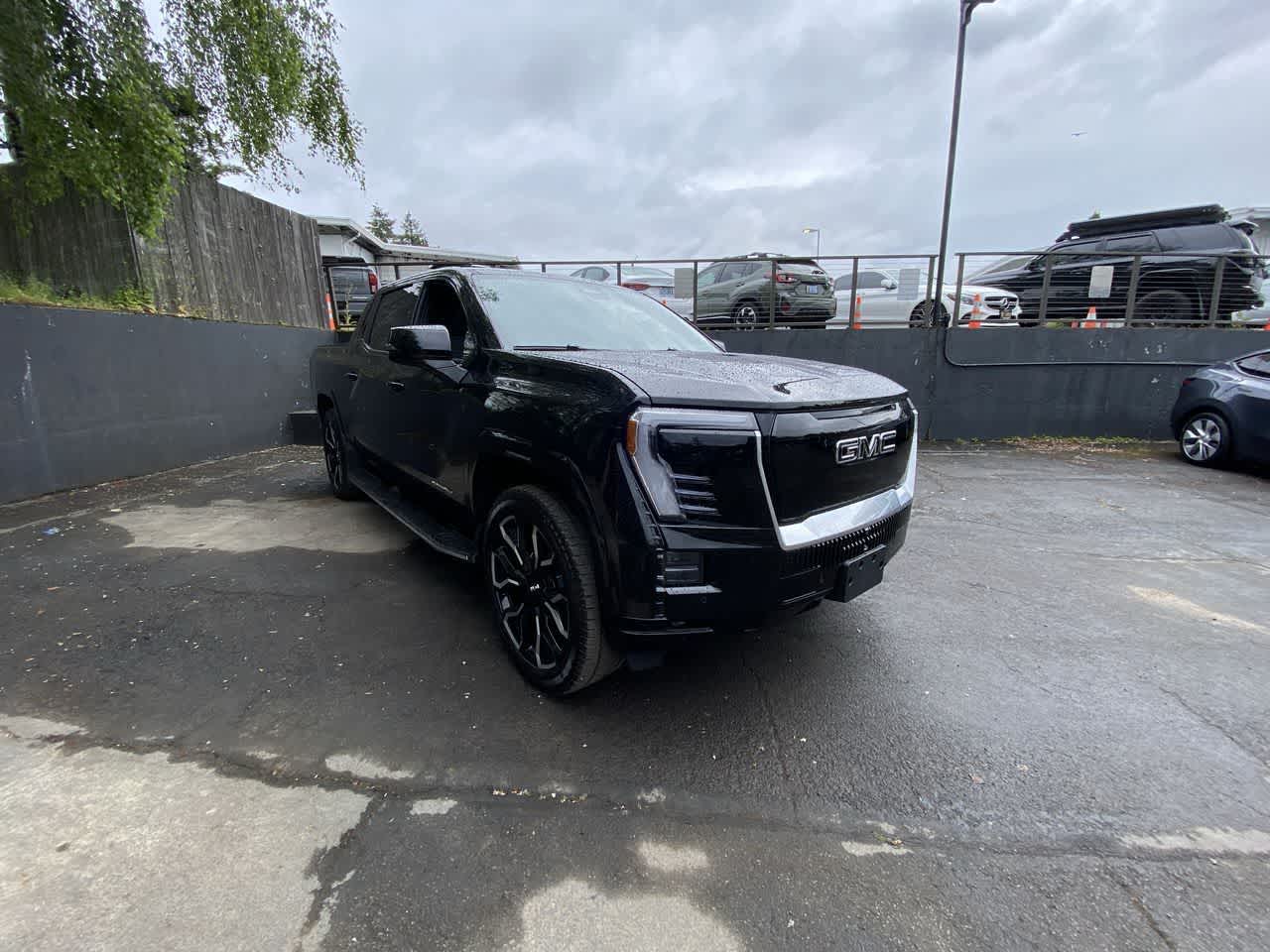 Thumbnail: 2025 GMC Sierra EV - 8