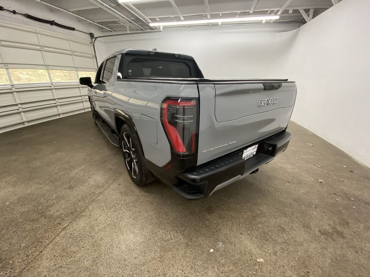 2024 GMC Sierra EV Denali 4
