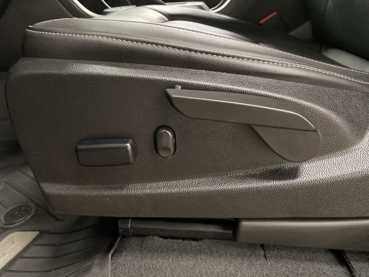 Thumbnail: 2022 Chevrolet Colorado - 14