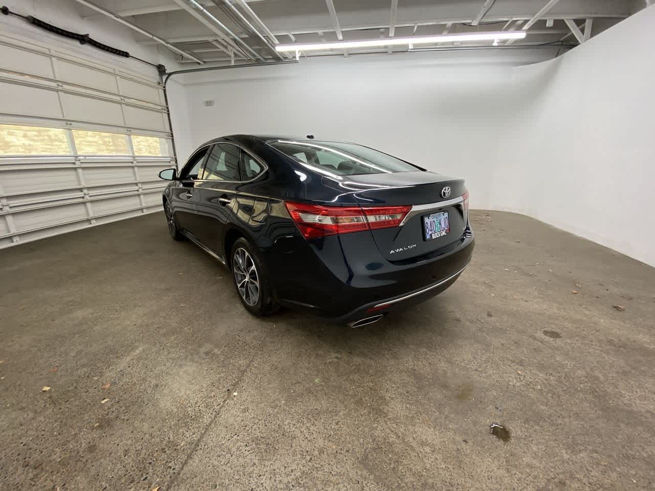 Thumbnail: 2018 Toyota Avalon - 4