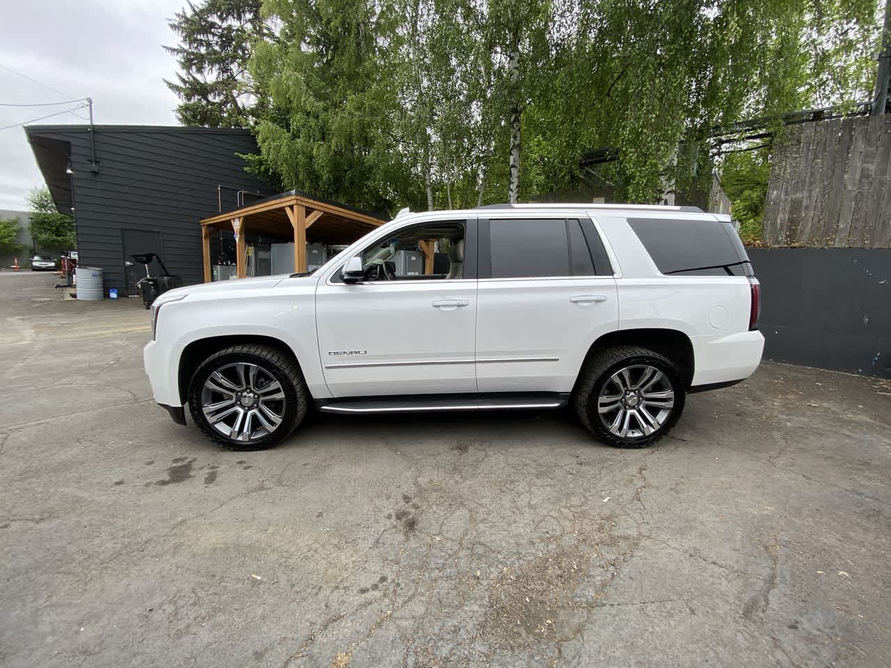 Thumbnail: 2017 GMC Yukon - 3