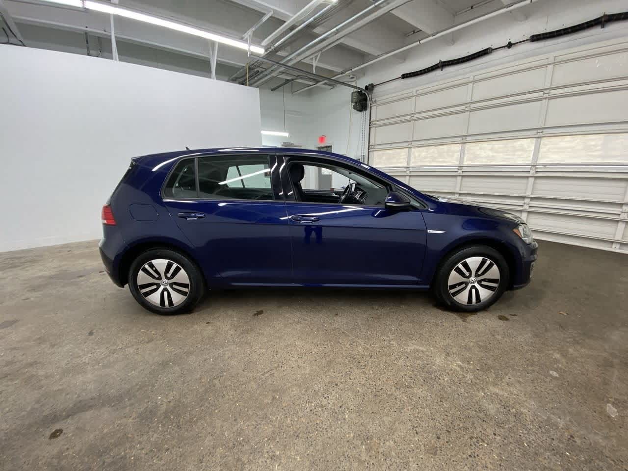 Thumbnail: 2019 Volkswagen e-Golf - 7