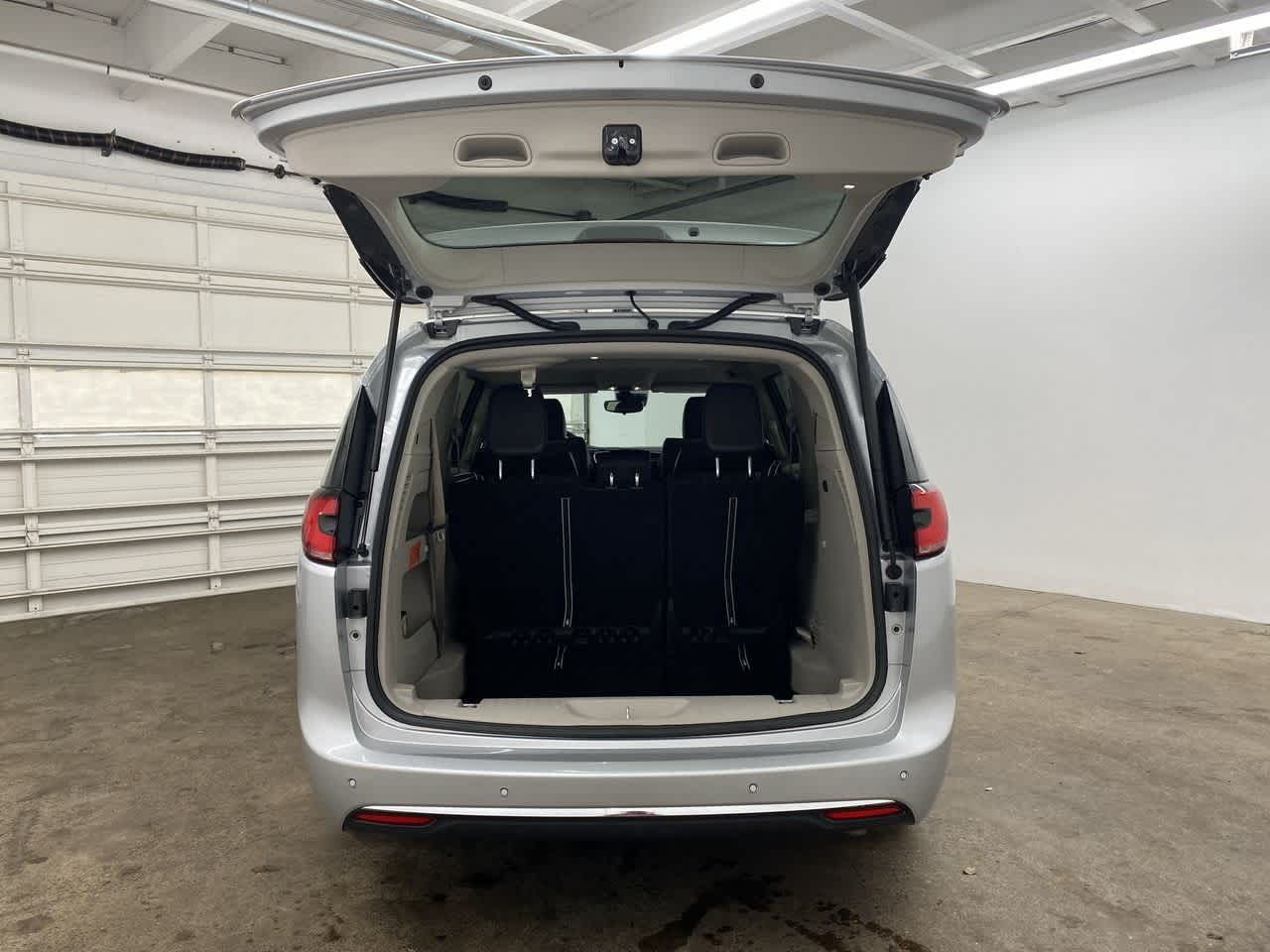 Thumbnail: 2024 Chrysler Pacifica - 31