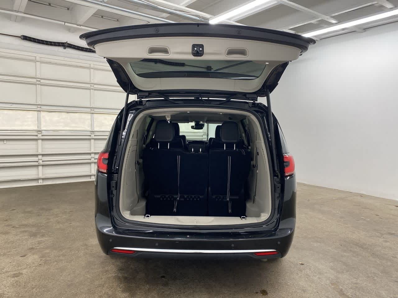 Thumbnail: 2024 Chrysler Pacifica - 29