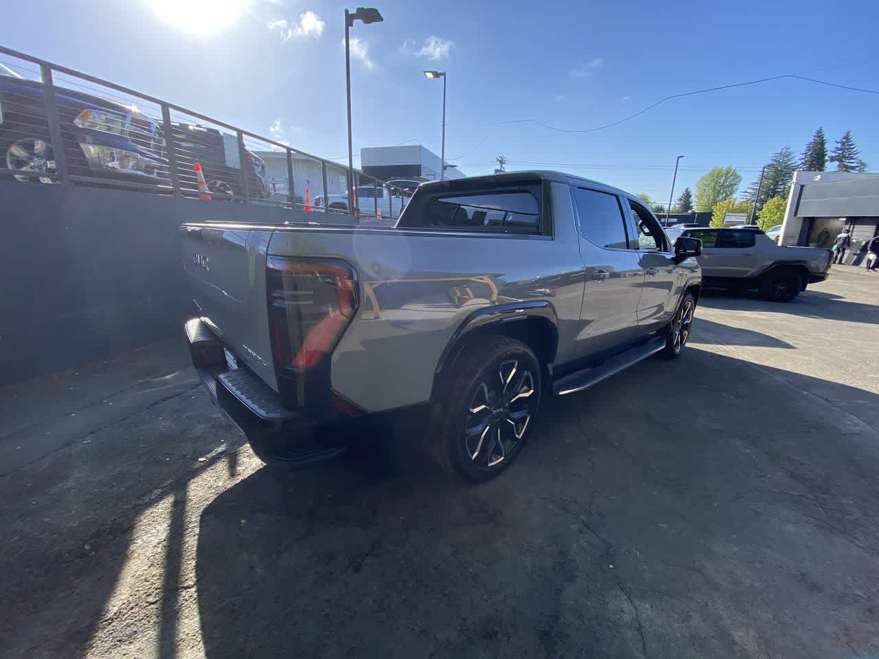 Thumbnail: 2024 GMC Sierra EV - 6