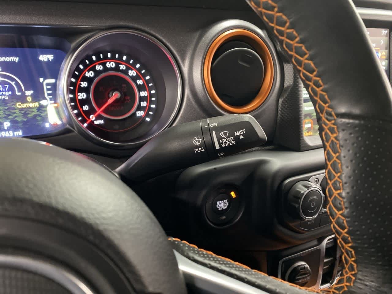 Thumbnail: 2022 Jeep Gladiator - 23