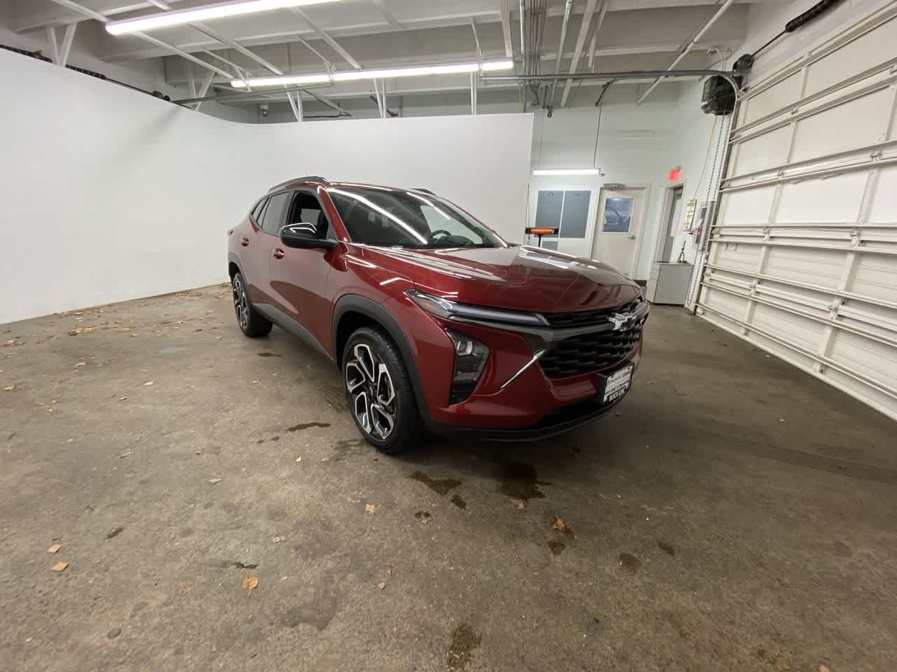 Thumbnail: 2024 Chevrolet Trax - 8