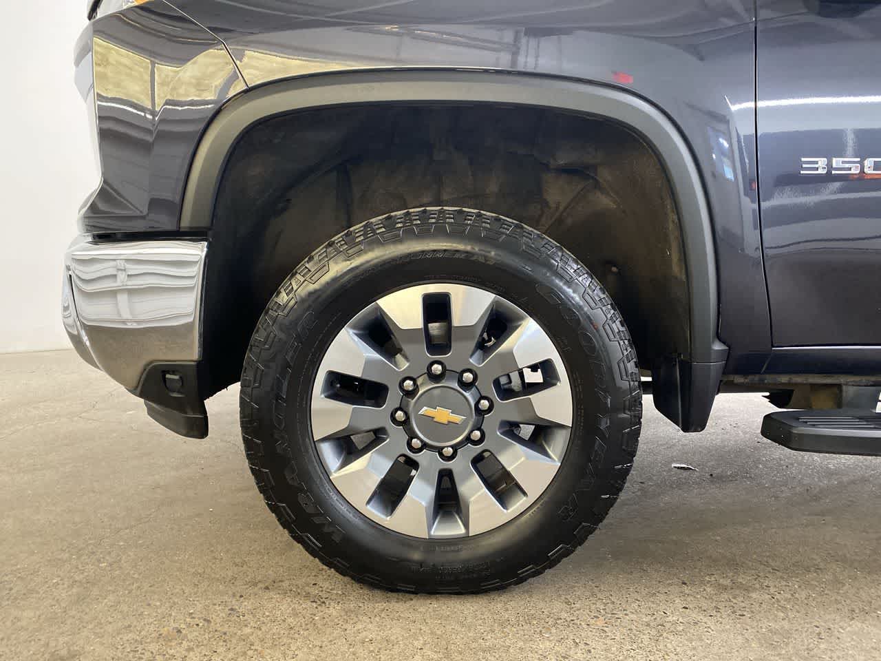 Thumbnail: 2024 Chevrolet Silverado 3500 - 12