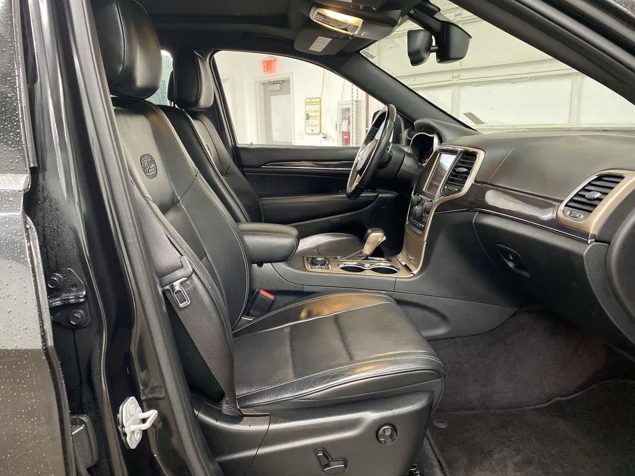 Thumbnail: 2016 Jeep Grand Cherokee - 18