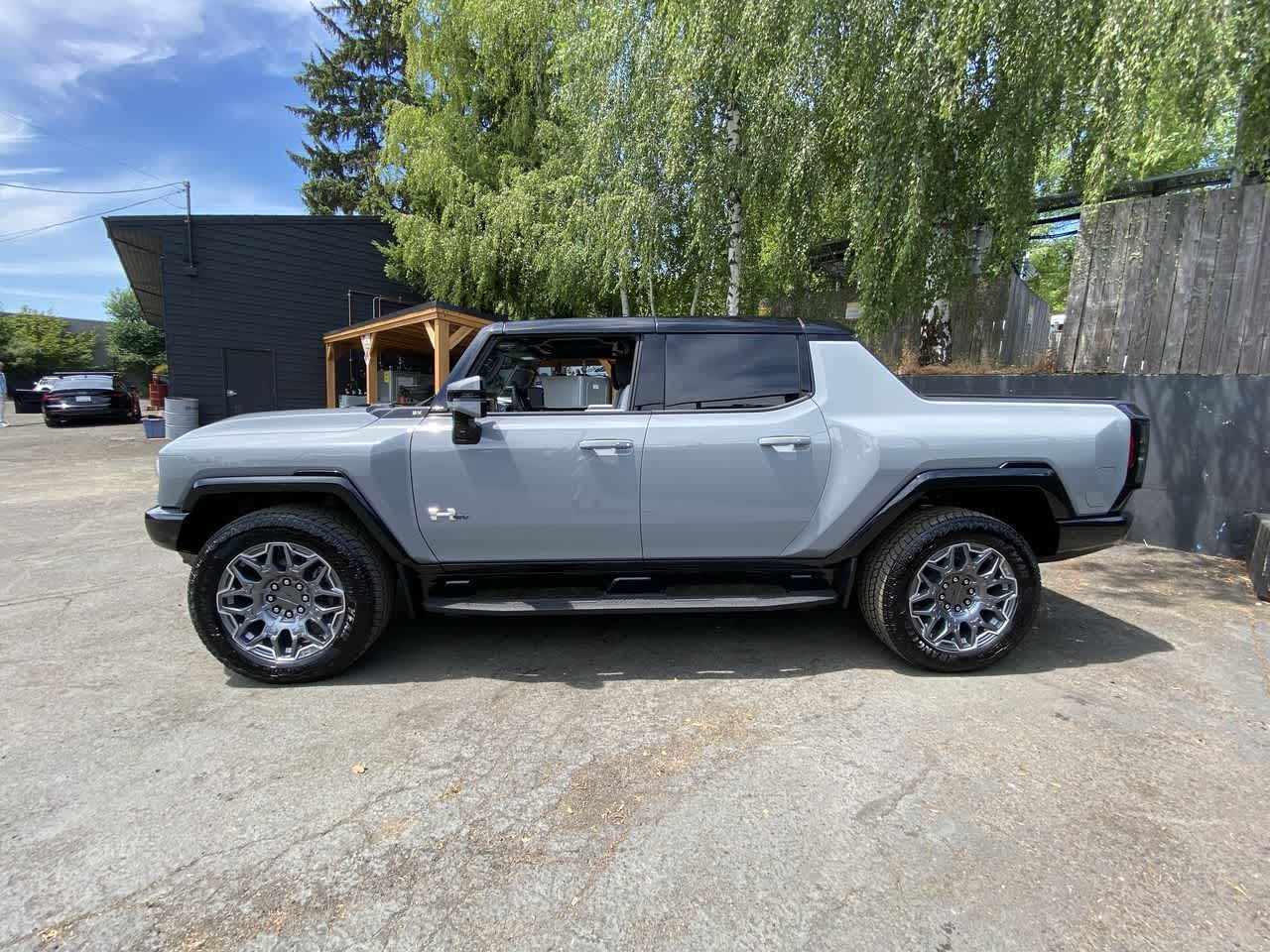 Thumbnail: 2025 GMC Hummer EV - 3