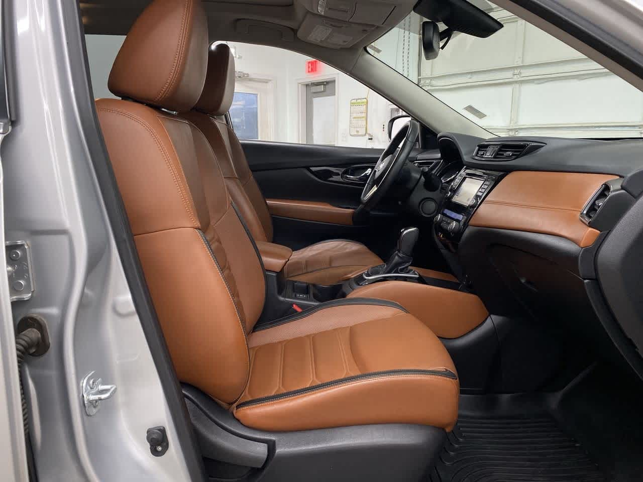 Thumbnail: 2017 Nissan Rogue - 20