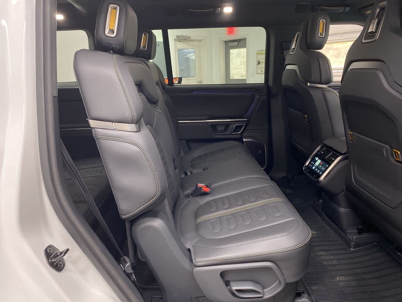 Thumbnail: 2023 Rivian R1S - 18