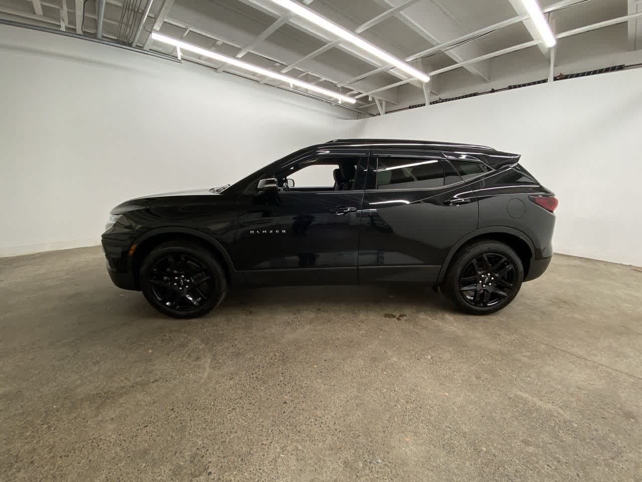 Thumbnail: 2019 Chevrolet Blazer - 3