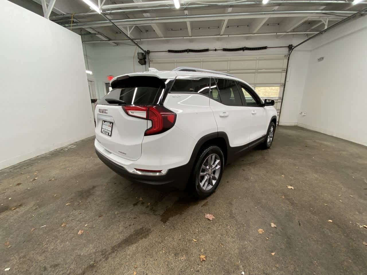 Thumbnail: 2023 GMC Terrain - 6