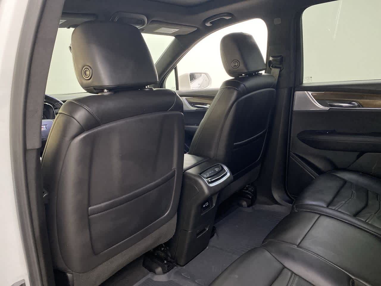 Thumbnail: 2020 Cadillac XT6 - 17