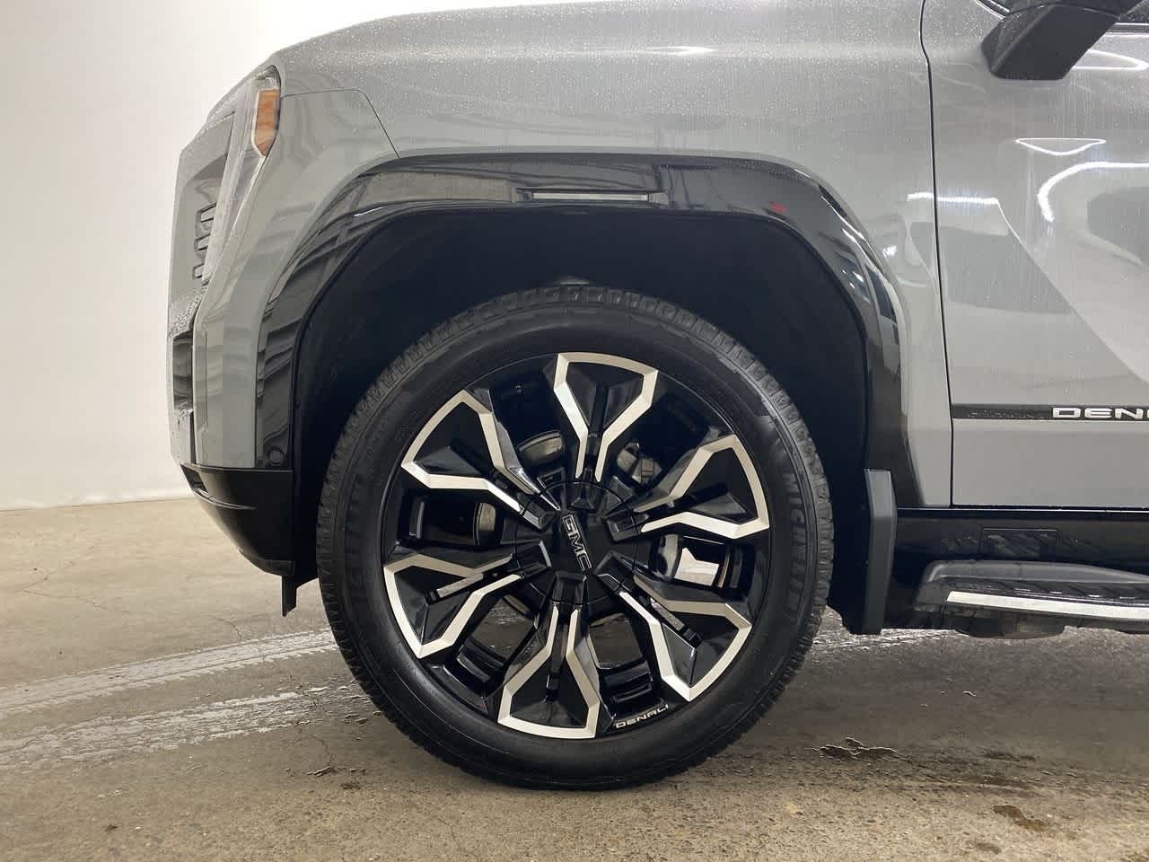 Thumbnail: 2024 GMC Sierra EV - 12