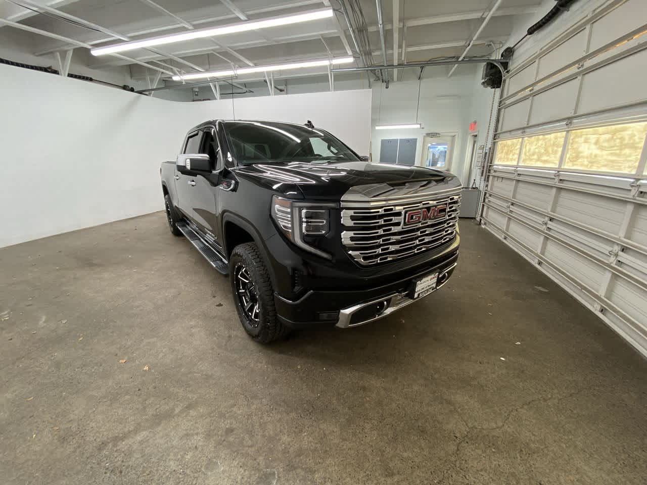 Thumbnail: 2024 GMC Sierra 1500 - 8