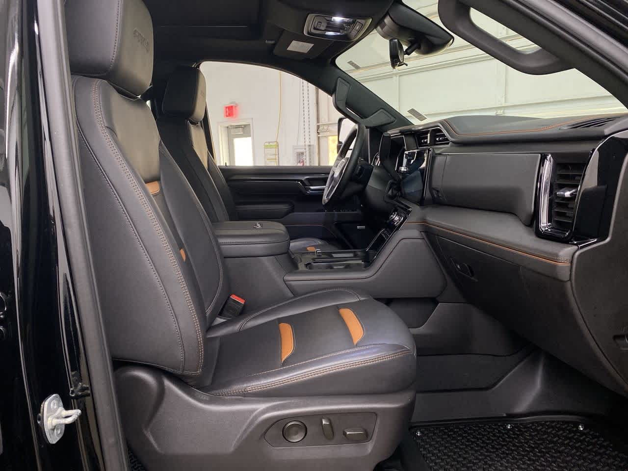 Thumbnail: 2025 GMC Sierra 3500 - 18