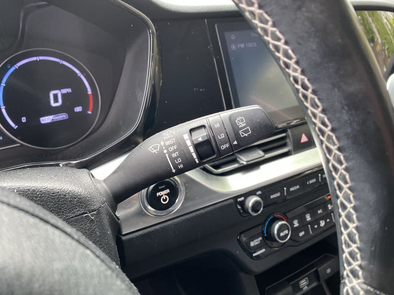 Thumbnail: 2022 Kia Niro - 24
