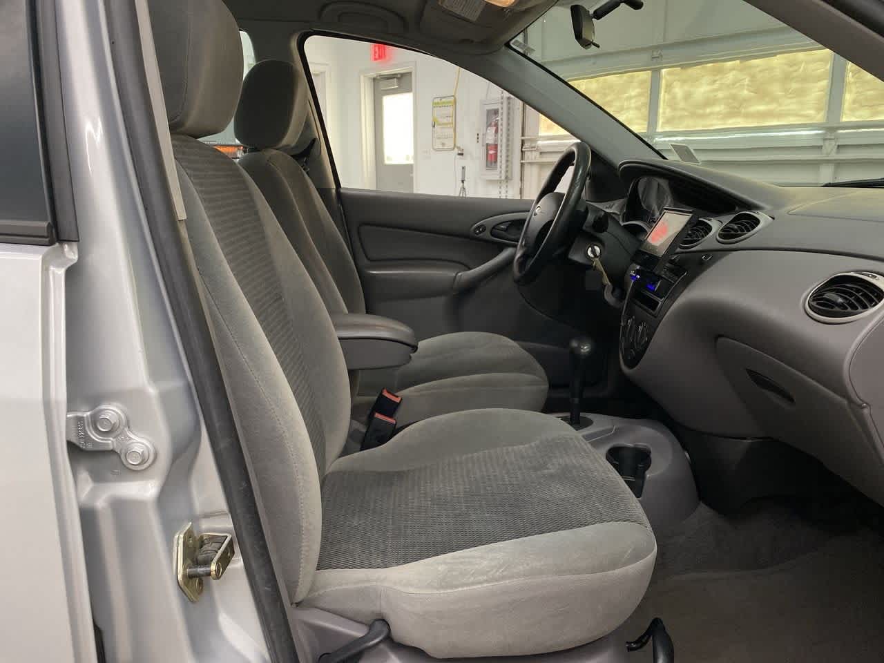 Thumbnail: 2003 Ford Focus - 20