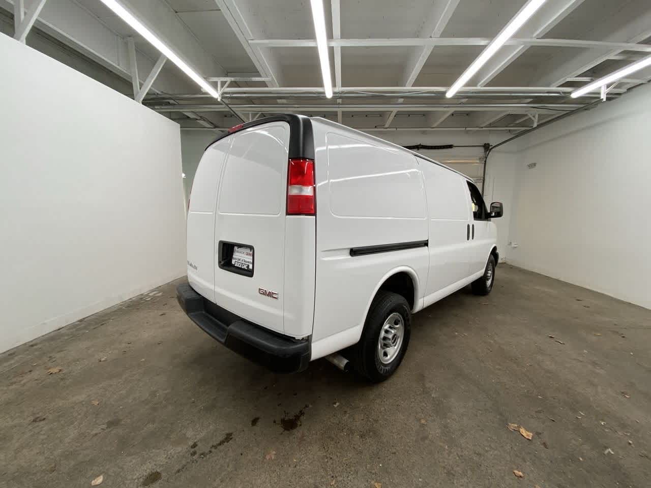 Thumbnail: 2023 GMC Savana - 6