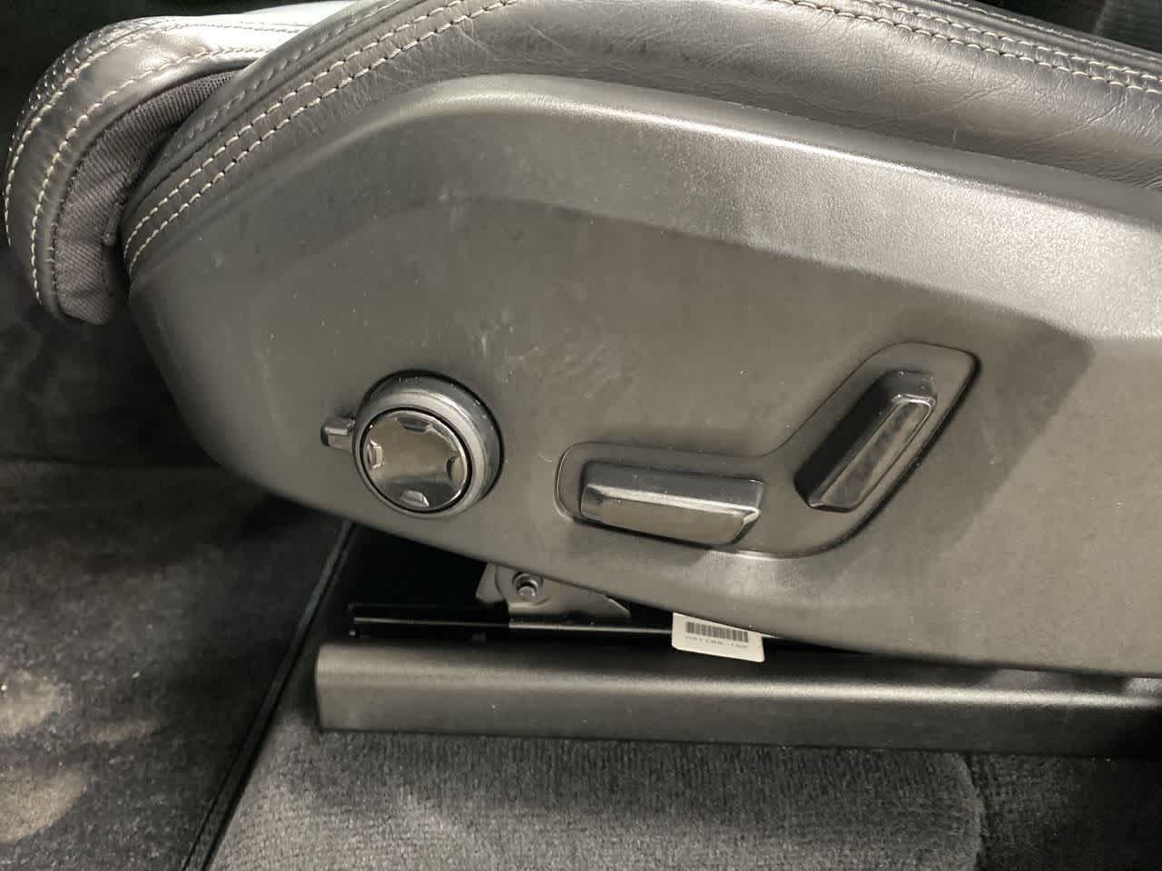 Thumbnail: 2022 Volvo XC90 - 16