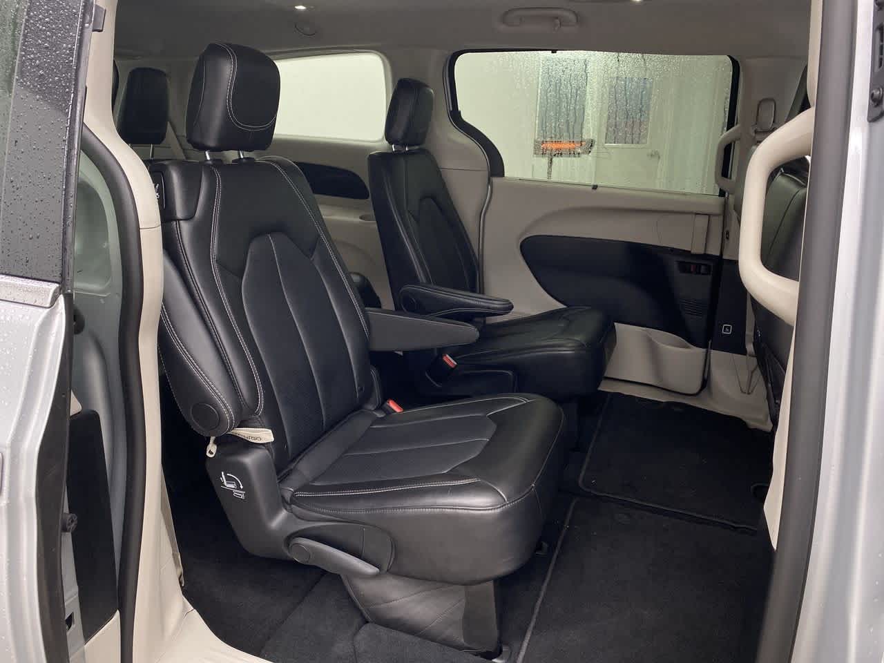 Thumbnail: 2024 Chrysler Pacifica - 16