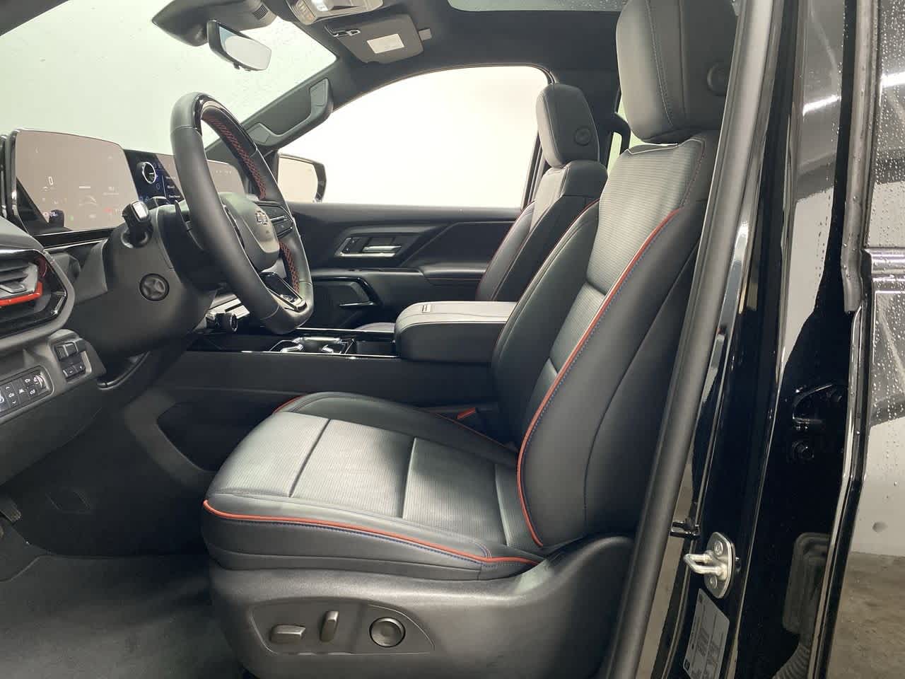 Thumbnail: 2024 Chevrolet Silverado EV - 13