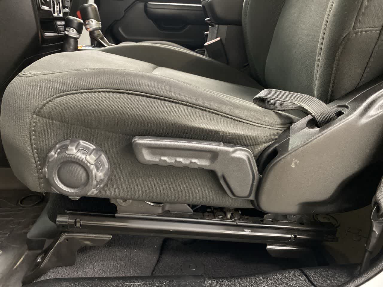 Thumbnail: 2020 Jeep Gladiator - 15