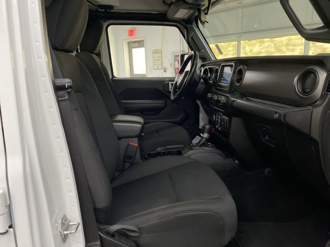Thumbnail: 2022 Jeep Gladiator - 18