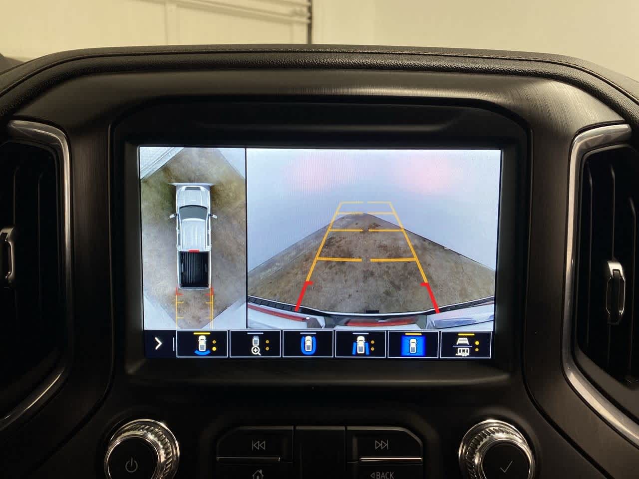 Thumbnail: 2021 GMC Sierra 3500 - 24