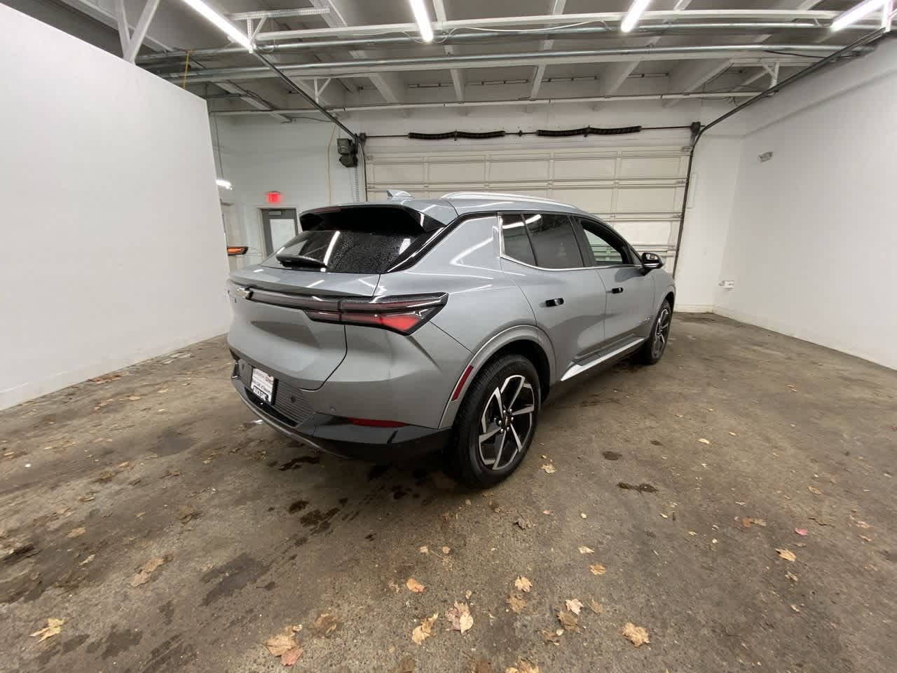 Thumbnail: 2025 Chevrolet Equinox - 6