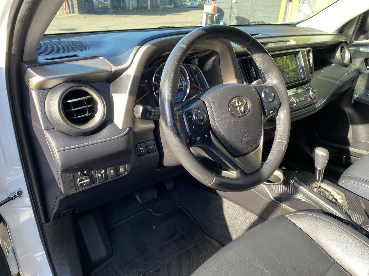 Thumbnail: 2014 Toyota RAV4 - 2