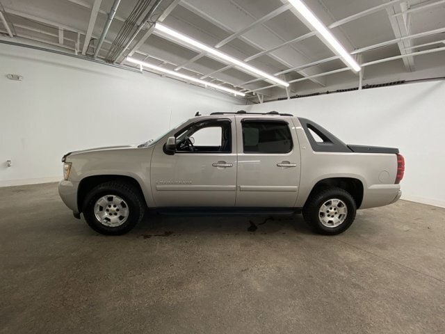 Used 2009 Chevrolet Avalanche LS with VIN 3GNFK123X9G124844 for sale in Medford, OR