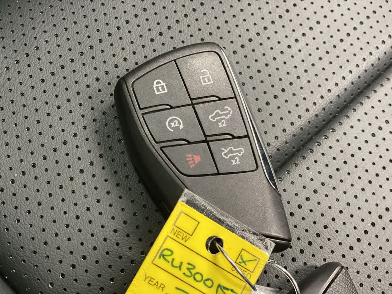 Thumbnail: 2024 Chevrolet Silverado EV - 27