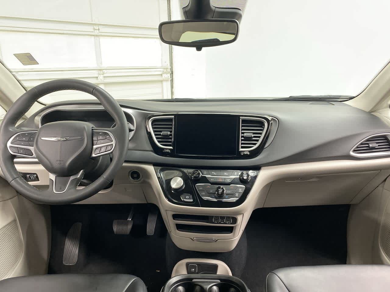 Thumbnail: 2024 Chrysler Pacifica - 14