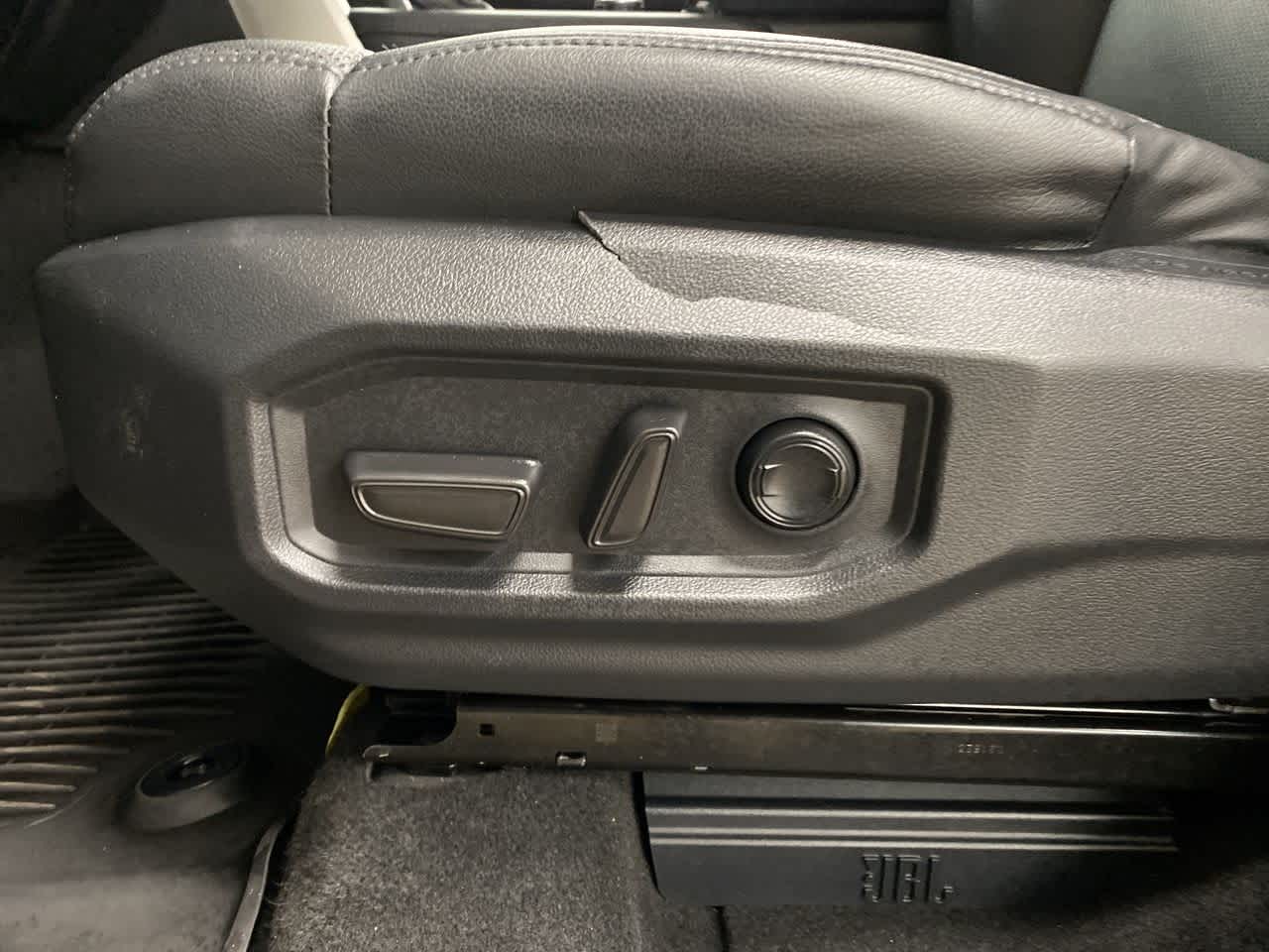 Thumbnail: 2023 Toyota Tundra - 15