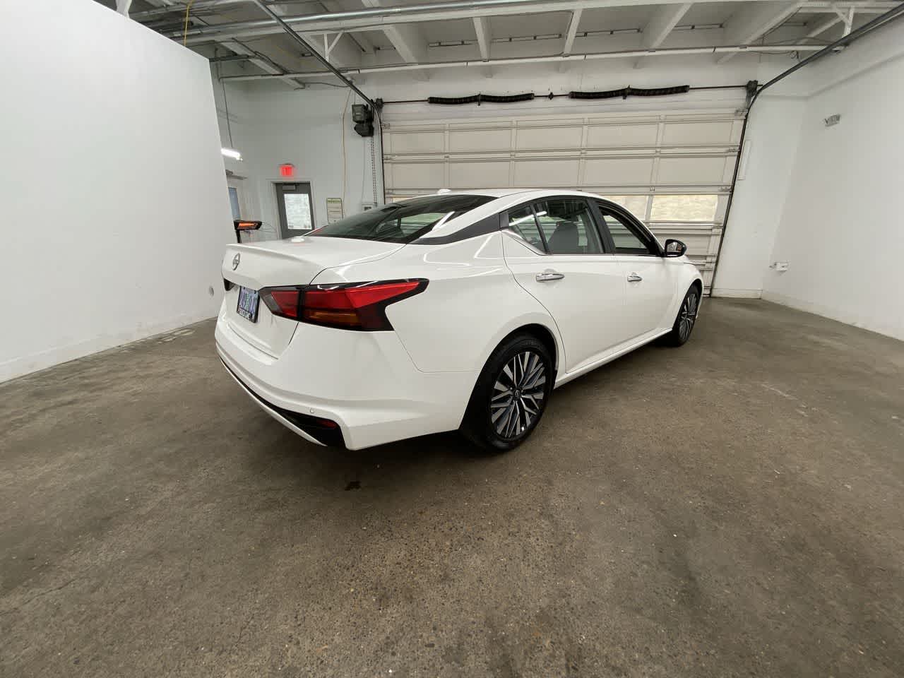 Thumbnail: 2025 Nissan Altima - 6