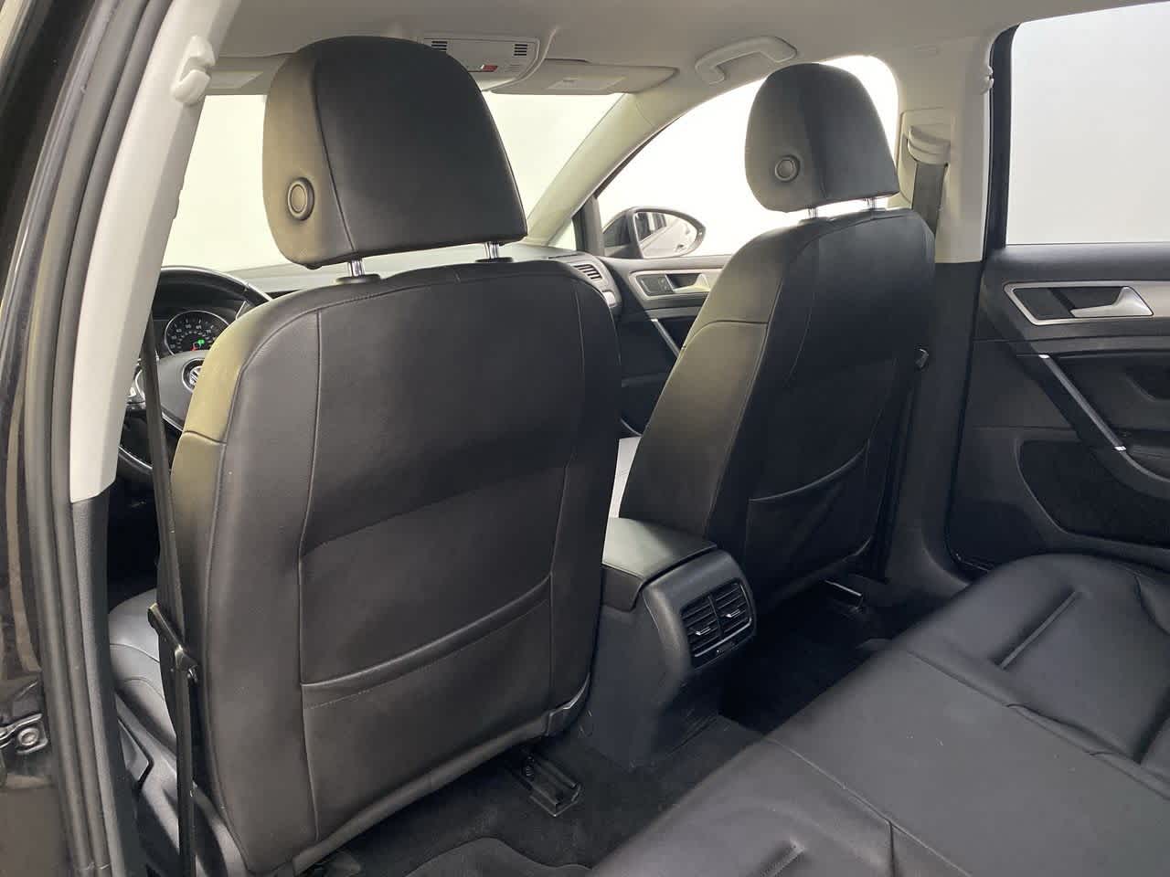 2015 Volkswagen e-Golf SEL Premium 16