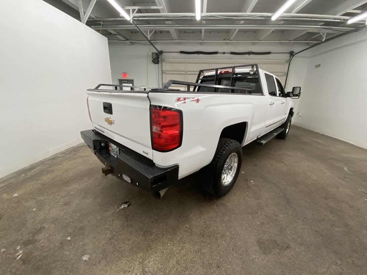 Thumbnail: 2016 Chevrolet Silverado 3500 - 6
