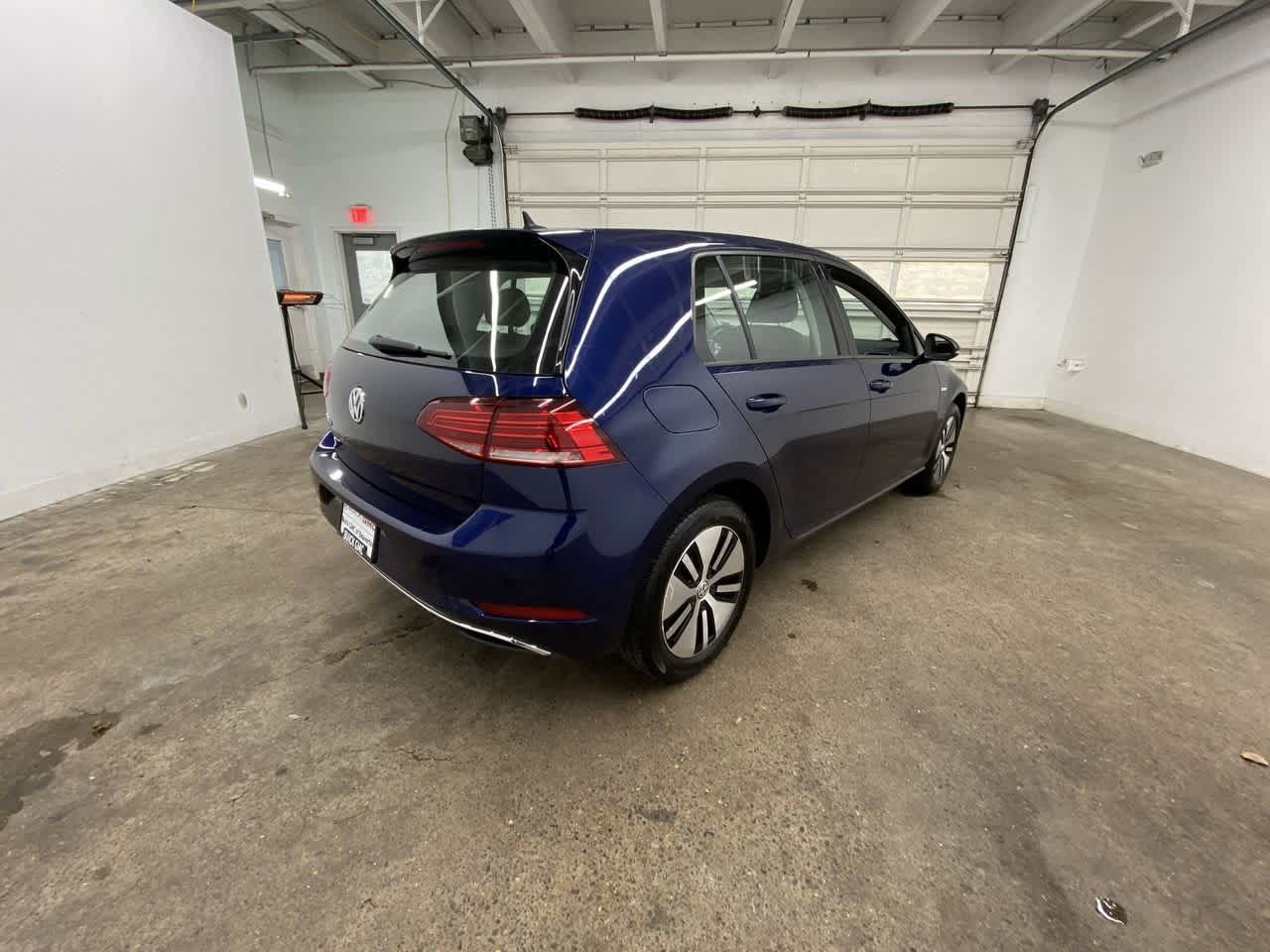 Thumbnail: 2019 Volkswagen e-Golf - 6
