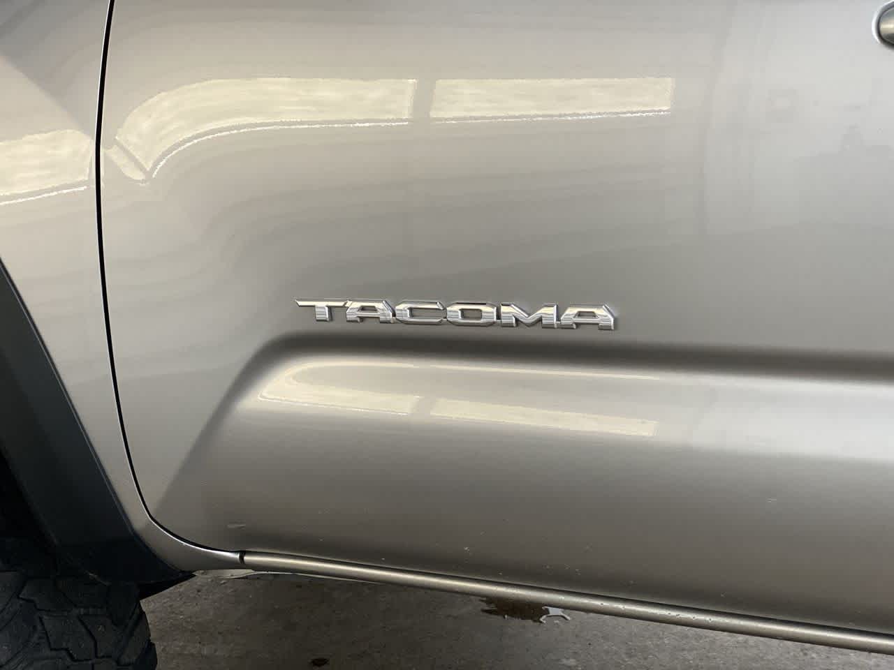 Thumbnail: 2020 Toyota Tacoma - 10