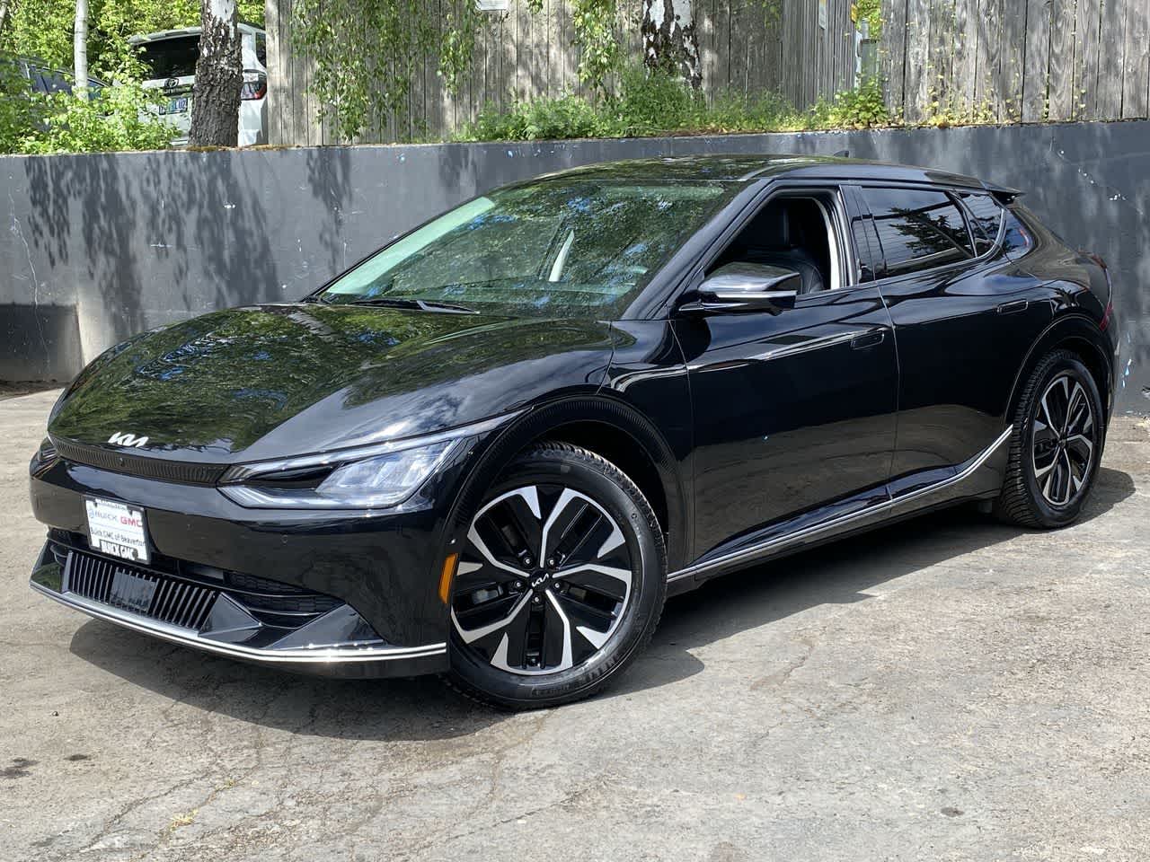 Thumbnail: 2023 Kia EV6 - 1