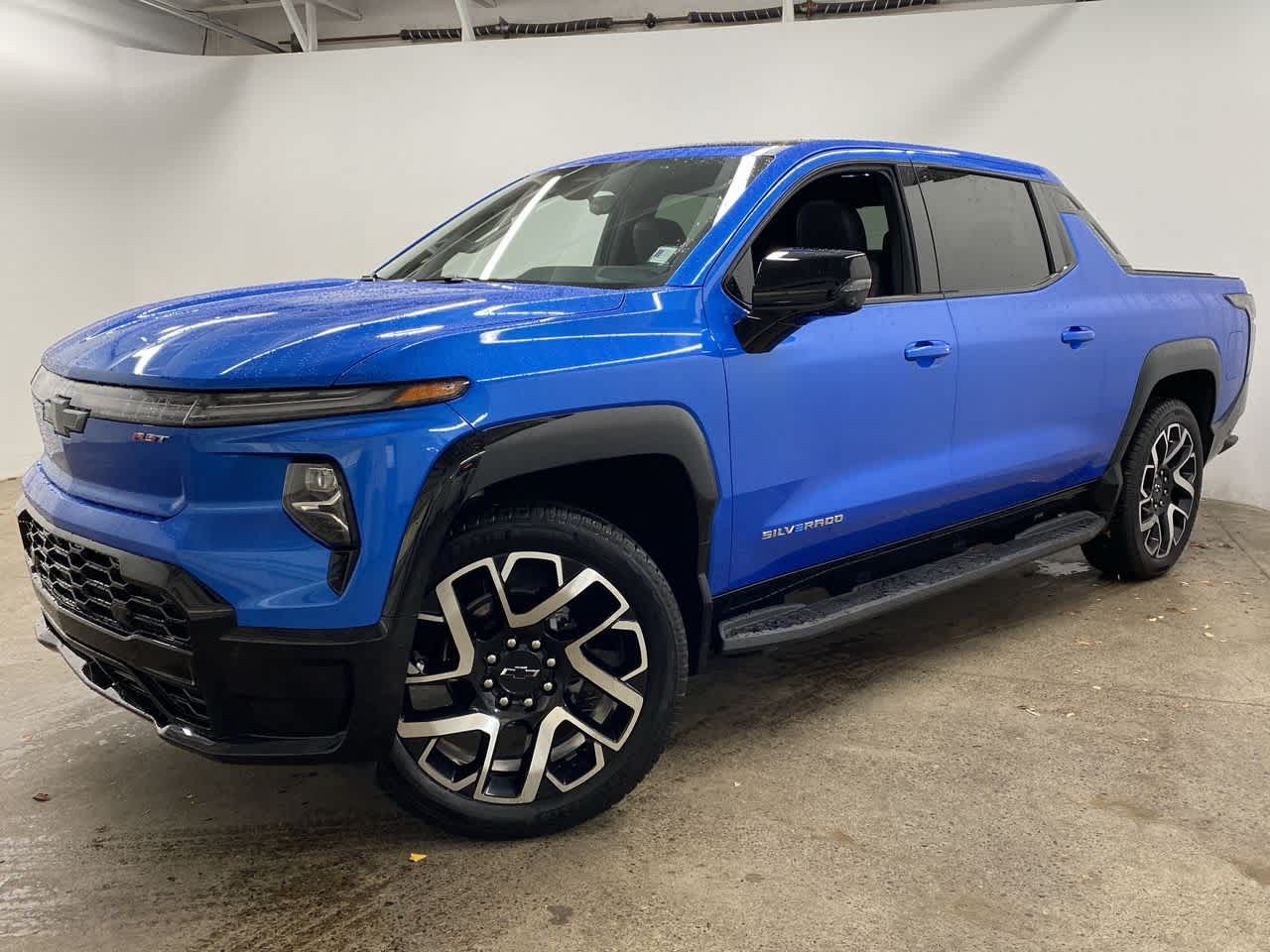 Thumbnail: 2025 Chevrolet Silverado EV - 1