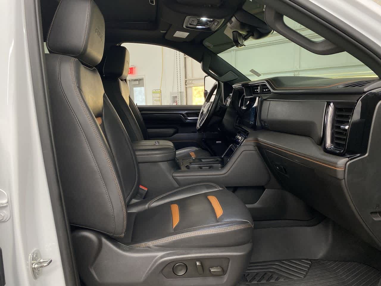 Thumbnail: 2024 GMC Sierra 3500 - 18