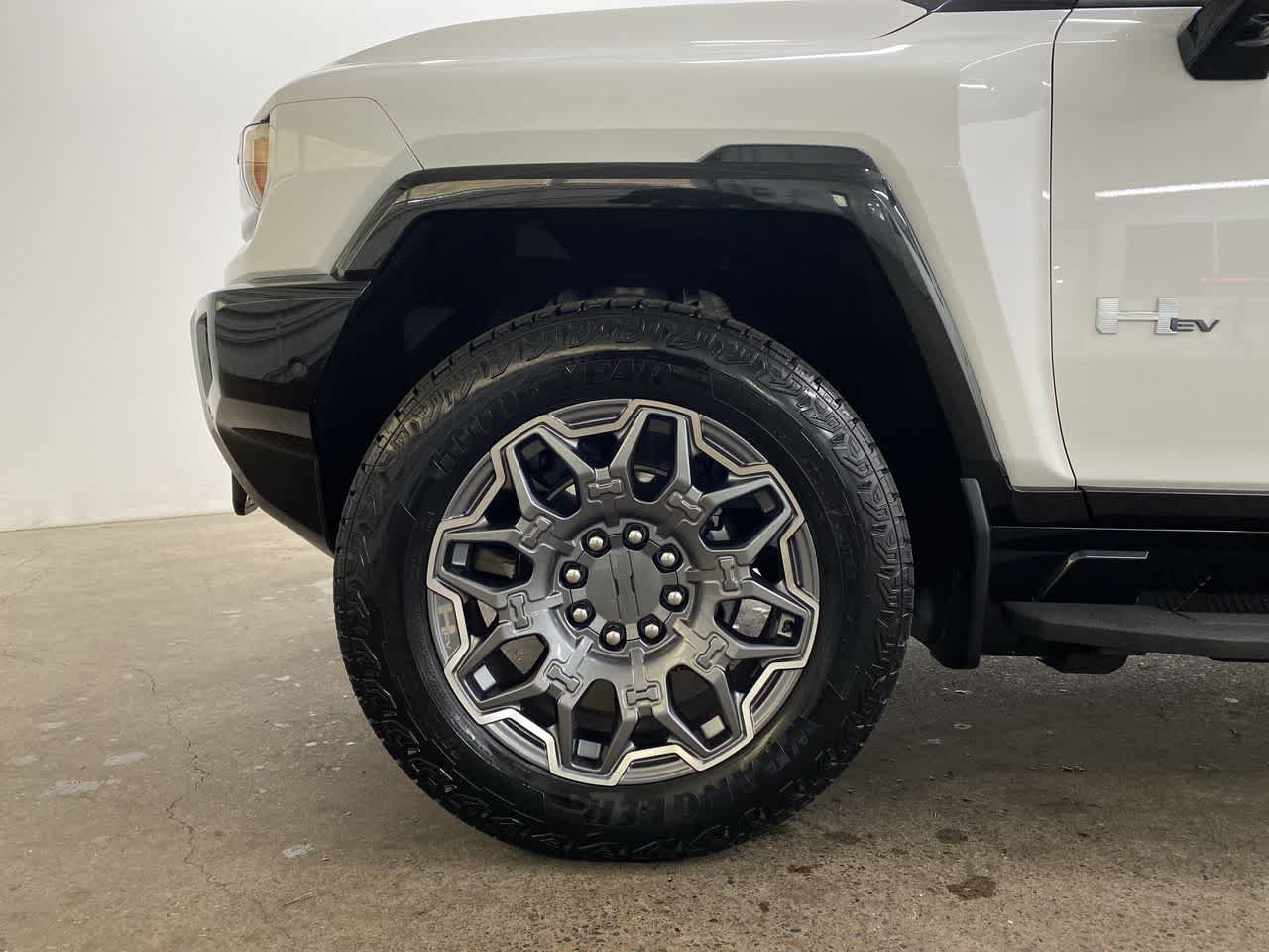 Thumbnail: 2025 GMC Hummer EV - 11